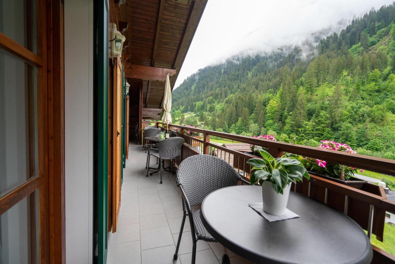 Gaestehaus Fitsch - Ferienwohnung In Silbertal Exterior foto