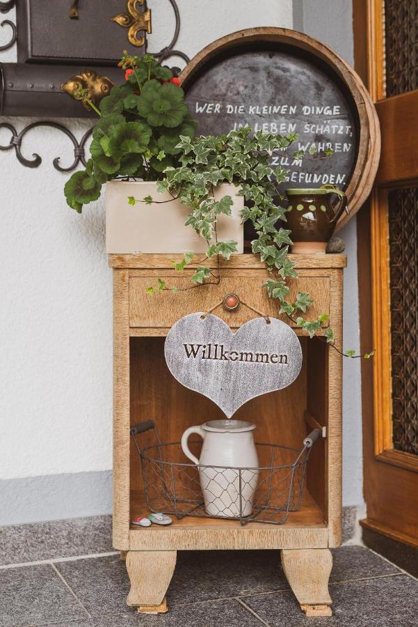 Gaestehaus Fitsch - Ferienwohnung In Silbertal Exterior foto